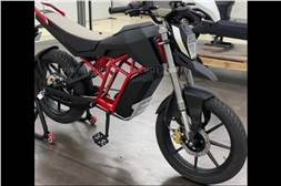 Upcoming LML electric bike spied with trellis frame, pedals